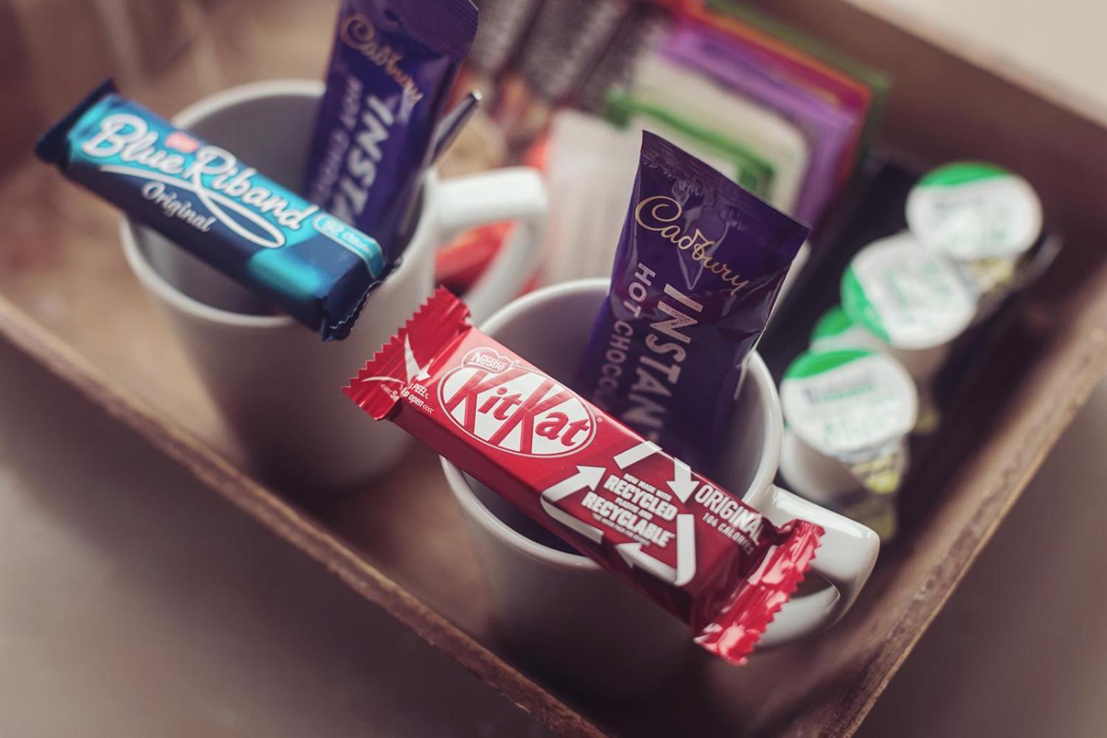 Longlands Inn & Cottages Carnforth Bagian luar foto KitKat, Quality Street and After Eight