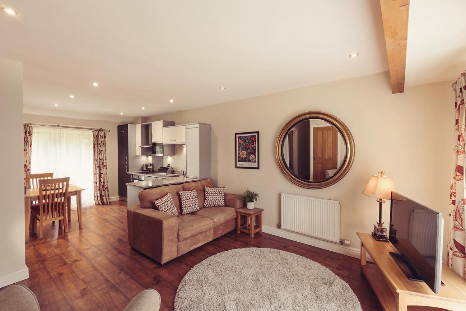 Longlands Inn & Cottages Carnforth Bagian luar foto Interior of a typical apartment